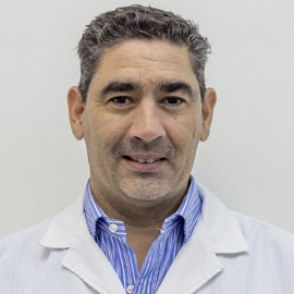 Dr. Esteban Yañez
